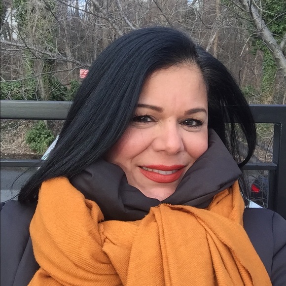 Meet your Posher,  Bronx Bauble - Picture 2 of 8